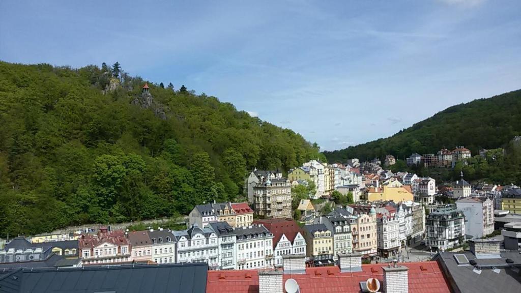 Appartement Fantasy à Karlovy Vary Extérieur photo