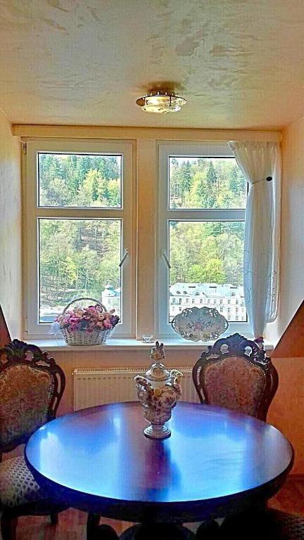 Appartement Fantasy à Karlovy Vary Extérieur photo