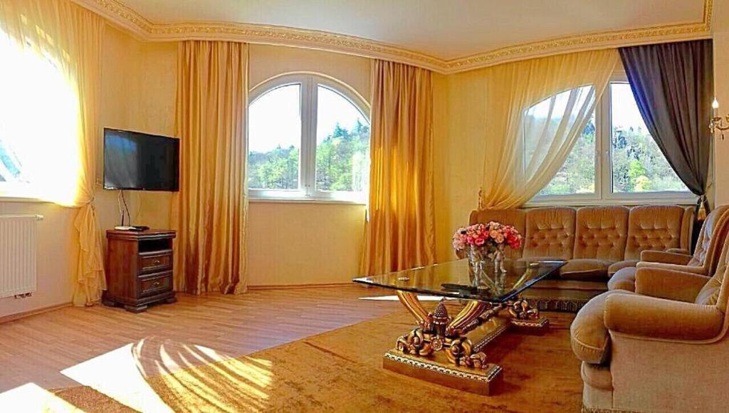 Appartement Fantasy à Karlovy Vary Extérieur photo