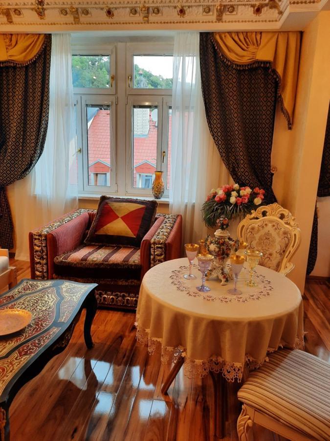 Appartement Fantasy à Karlovy Vary Extérieur photo