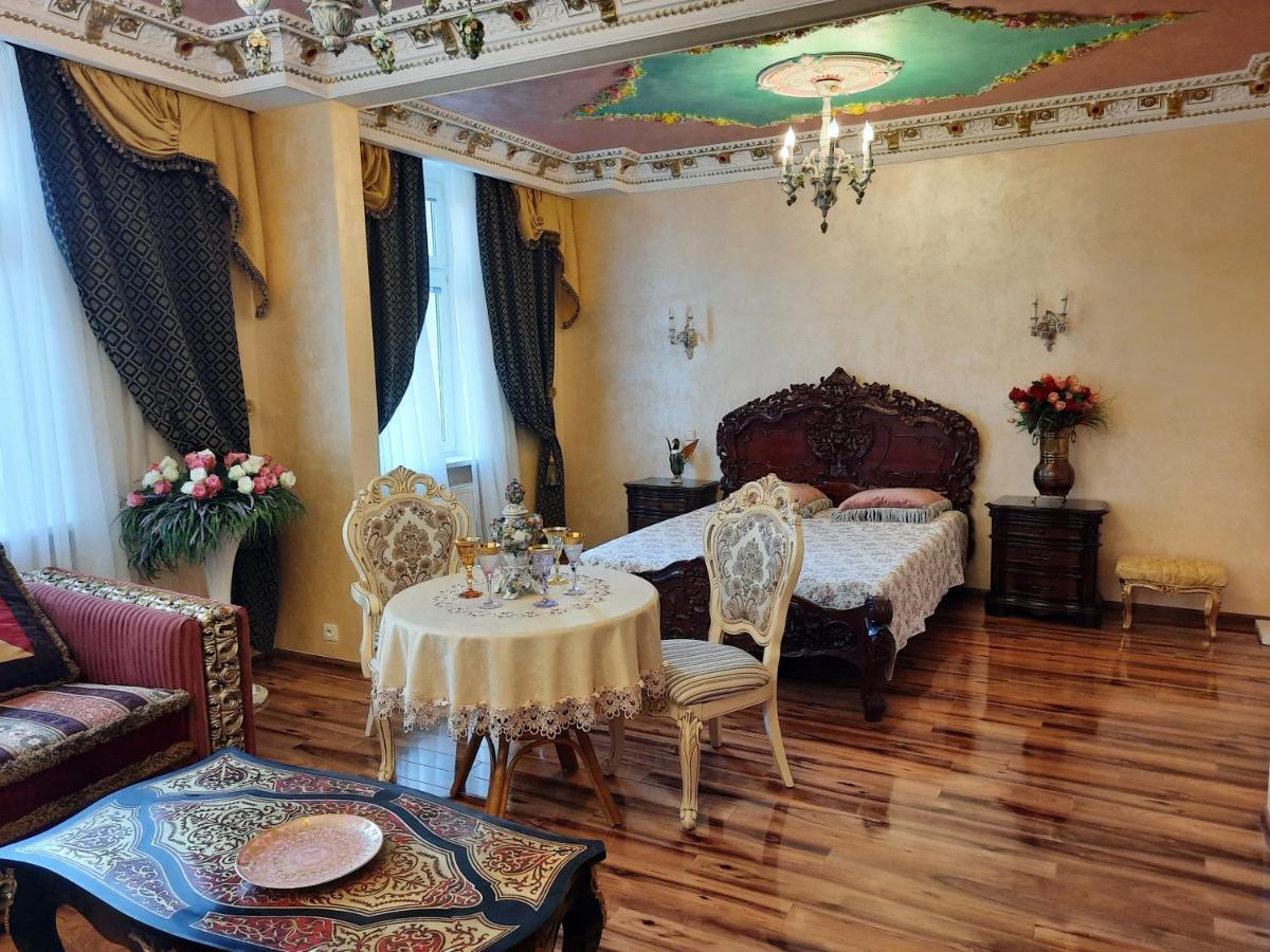 Appartement Fantasy à Karlovy Vary Extérieur photo