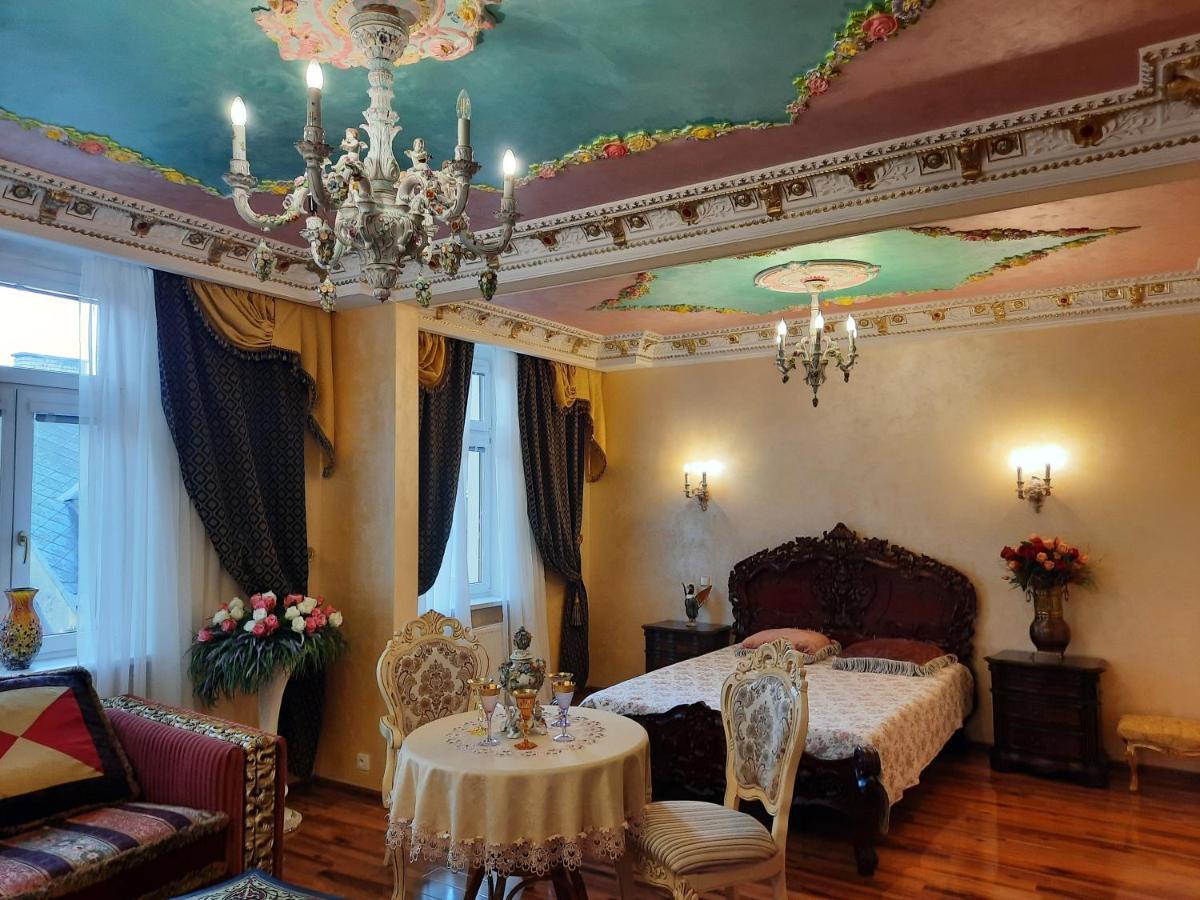 Appartement Fantasy à Karlovy Vary Extérieur photo