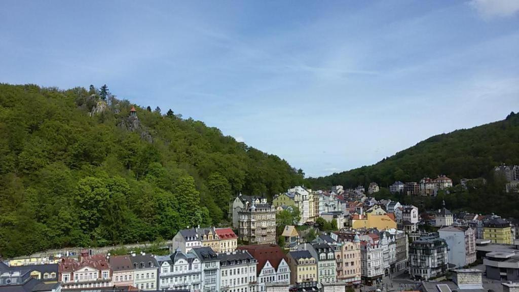 Appartement Fantasy à Karlovy Vary Extérieur photo